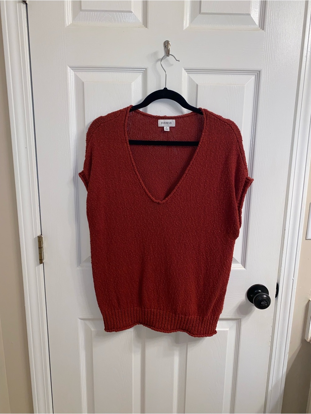 Evereve Brick Red V-Neck Short Sleeve Sweater